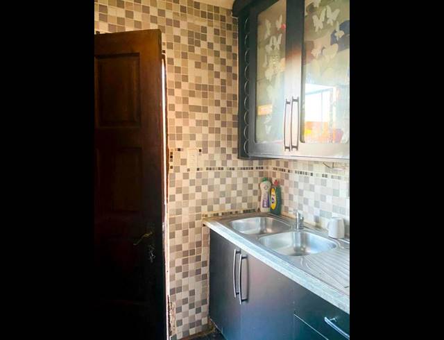 2 BEDROOM HOUSE FOR SALE IN LAKESIDE